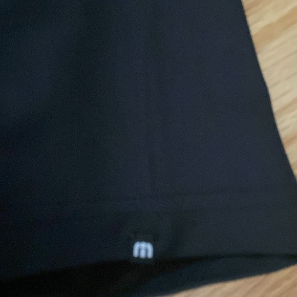 NWT Travis Mathew Oceanside Polo Shirt Mens M Black Intuit Logo Golf - Picture 3 of 13